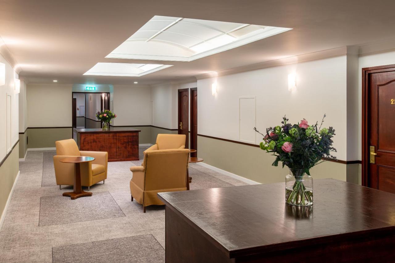 Copthorne Effingham Gatwick Hotel Екстер'єр фото