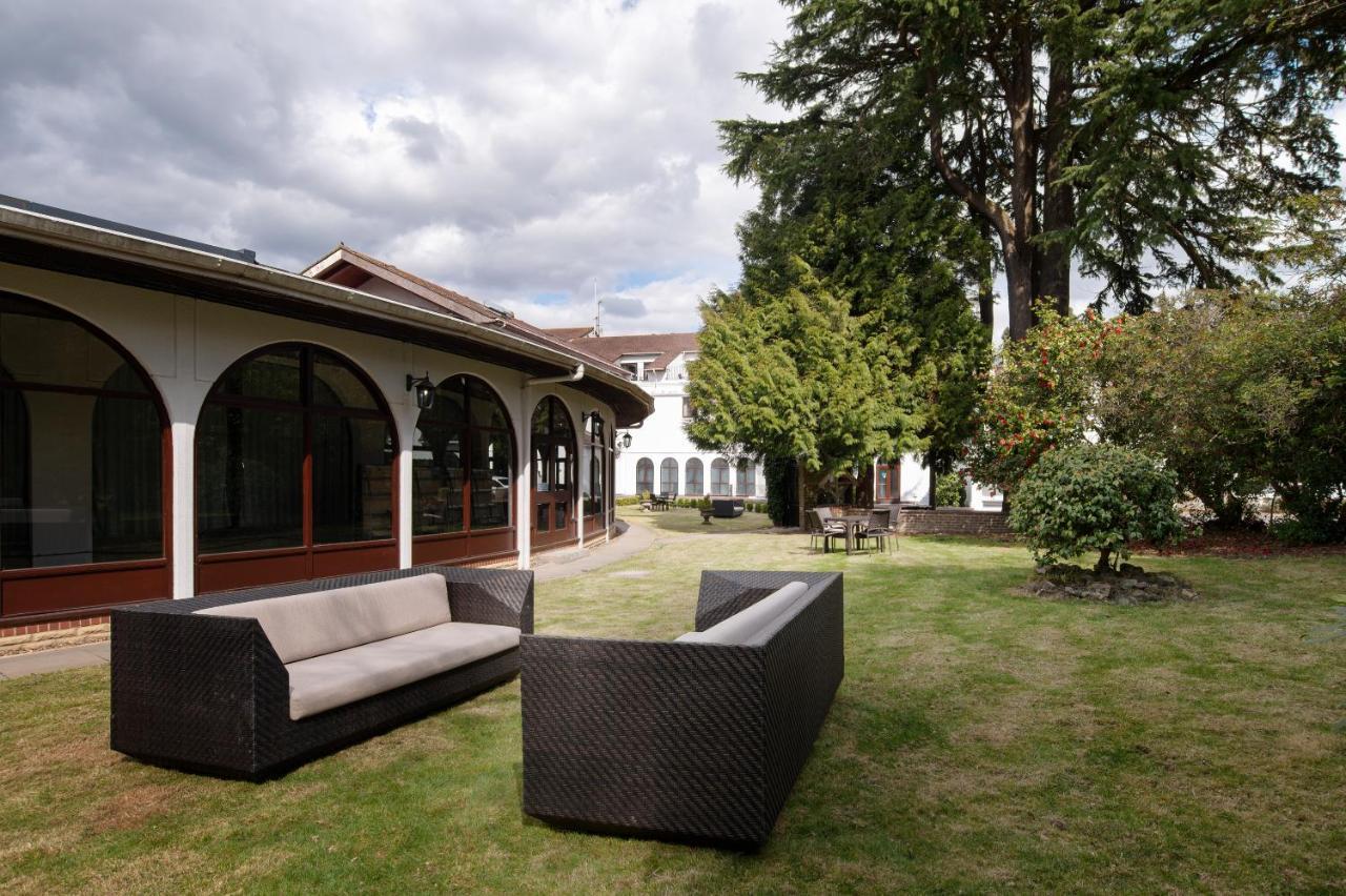 Copthorne Effingham Gatwick Hotel Екстер'єр фото
